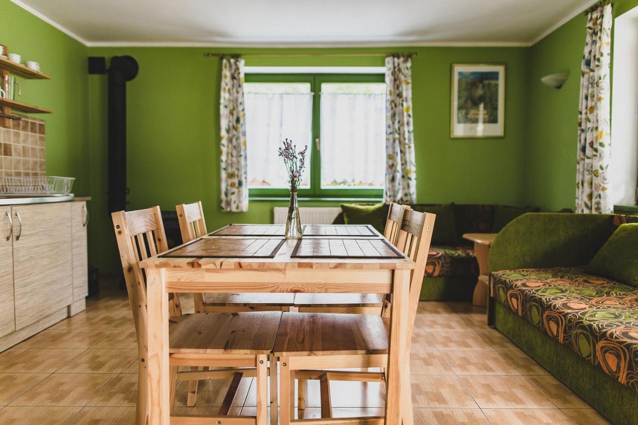 Stajnia Sarnowek Nad Jeziorem Rozany Rozajny Wielkie Buitenkant foto