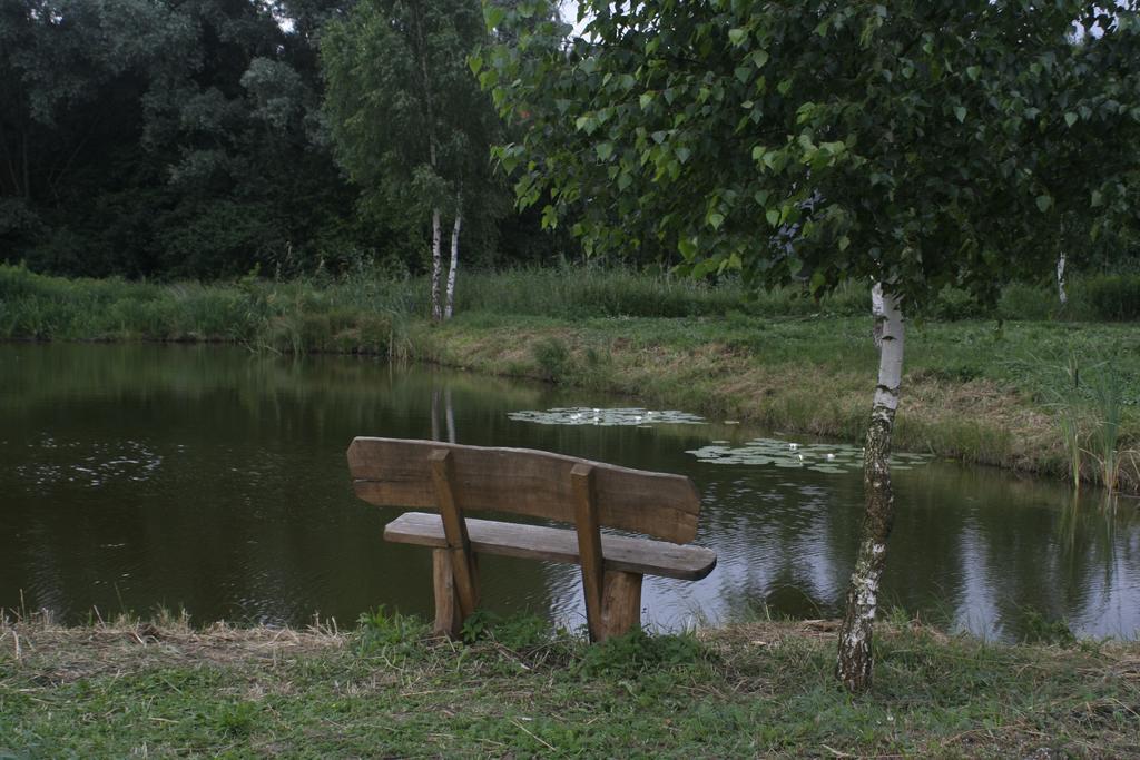 Stajnia Sarnowek Nad Jeziorem Rozany Rozajny Wielkie Buitenkant foto