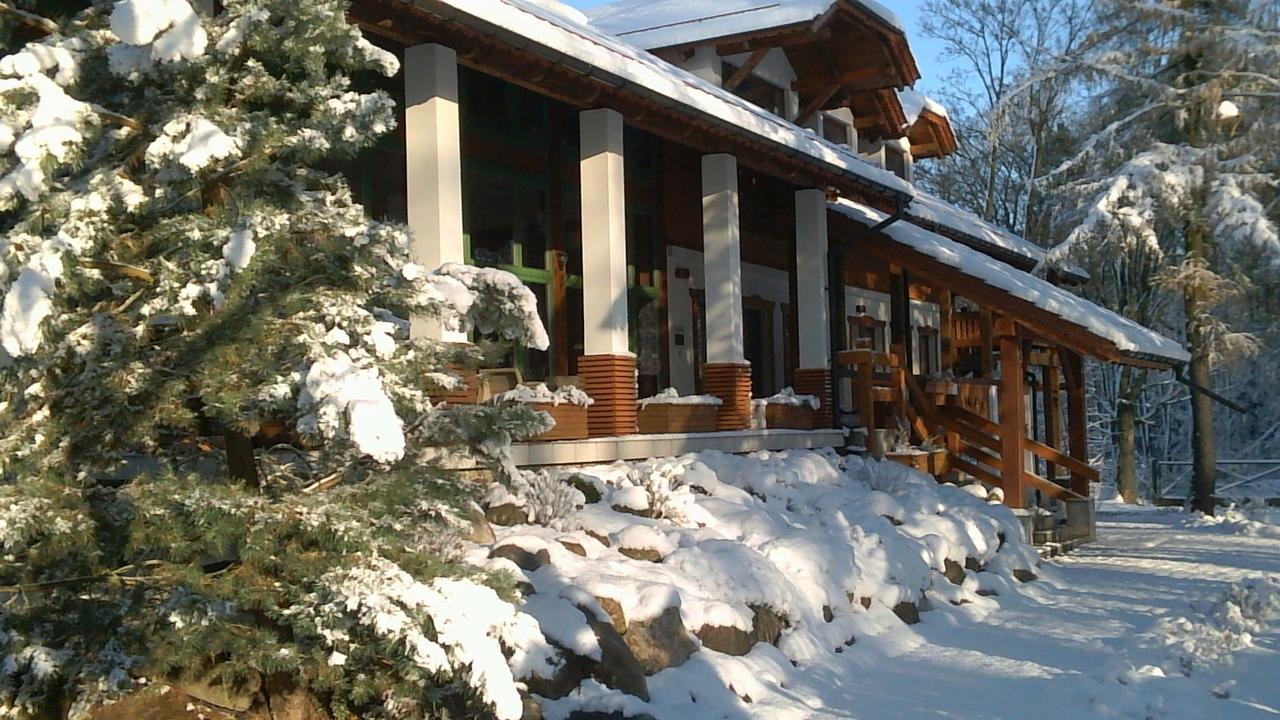 Stajnia Sarnowek Nad Jeziorem Rozany Rozajny Wielkie Buitenkant foto