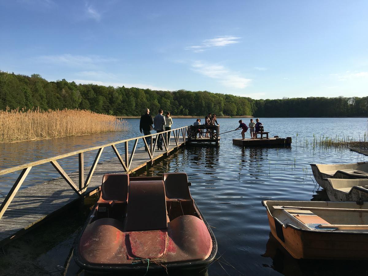Stajnia Sarnowek Nad Jeziorem Rozany Rozajny Wielkie Buitenkant foto