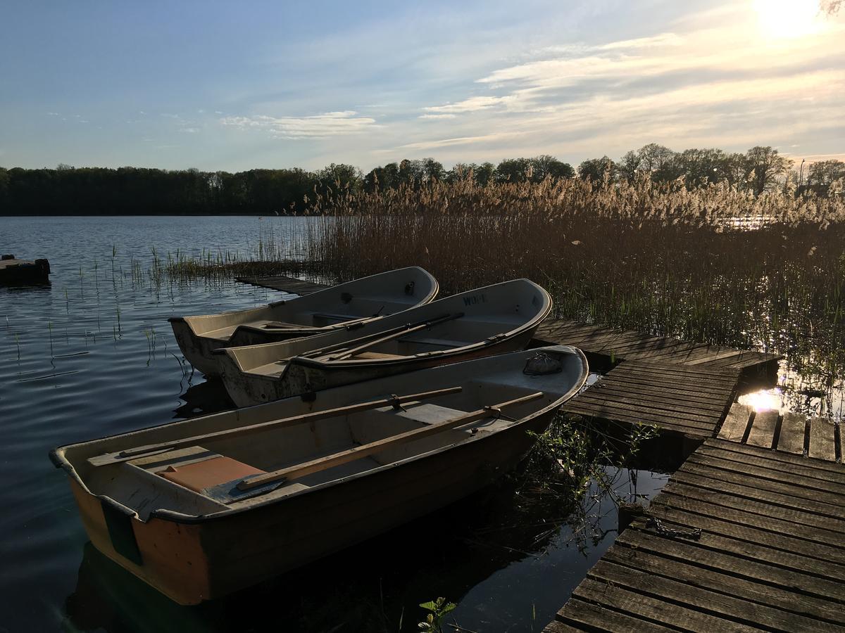 Stajnia Sarnowek Nad Jeziorem Rozany Rozajny Wielkie Buitenkant foto
