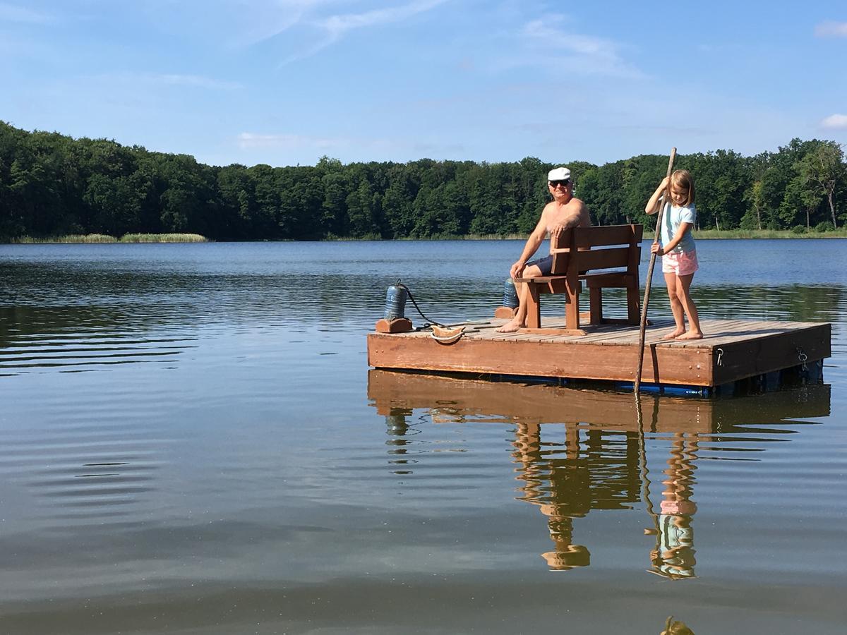 Stajnia Sarnowek Nad Jeziorem Rozany Rozajny Wielkie Buitenkant foto