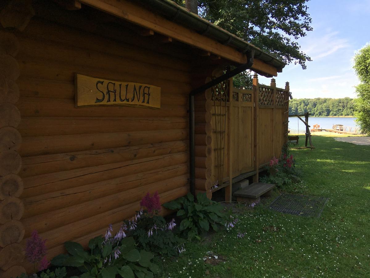 Stajnia Sarnowek Nad Jeziorem Rozany Rozajny Wielkie Buitenkant foto